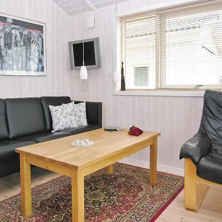 3 Bedroom Stunning Home In Hovborg * Ховборг