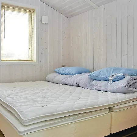 Holiday home Gorgeous In With Kitchen Hovborg